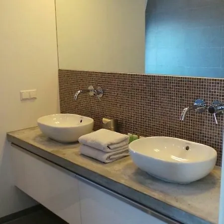 Vondelpark Luxe 아파트 *